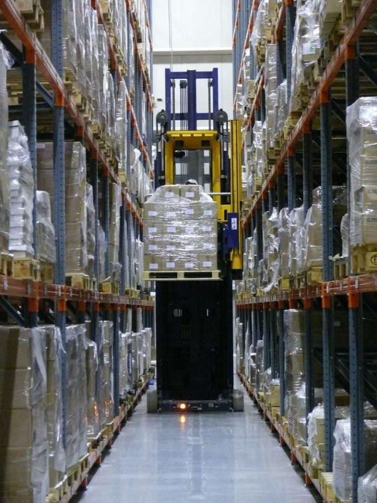 narrow-aisle racking